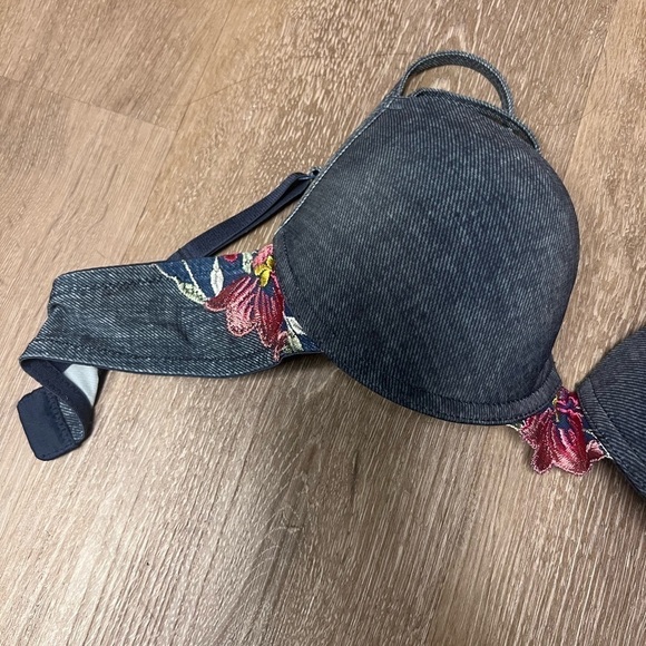 Victorias Secret,34B,Gorgeous Appliqué Wear Everywhere Push-Up Bra,Adjustable - Picture 10 of 11